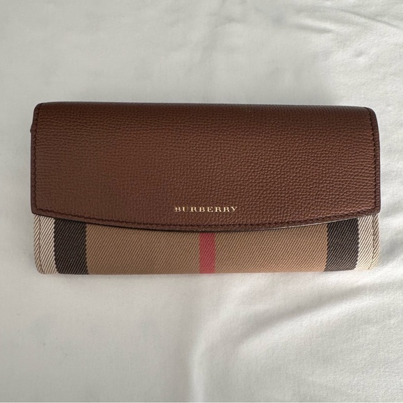 Authentic Burberry House Check Leather Continental Wallet - Picture 1 of 8